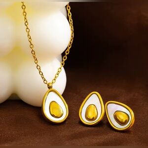18K Gold Avocado W/ Seashell Necklace & Earring Set Minimalist Bohemian No Fade